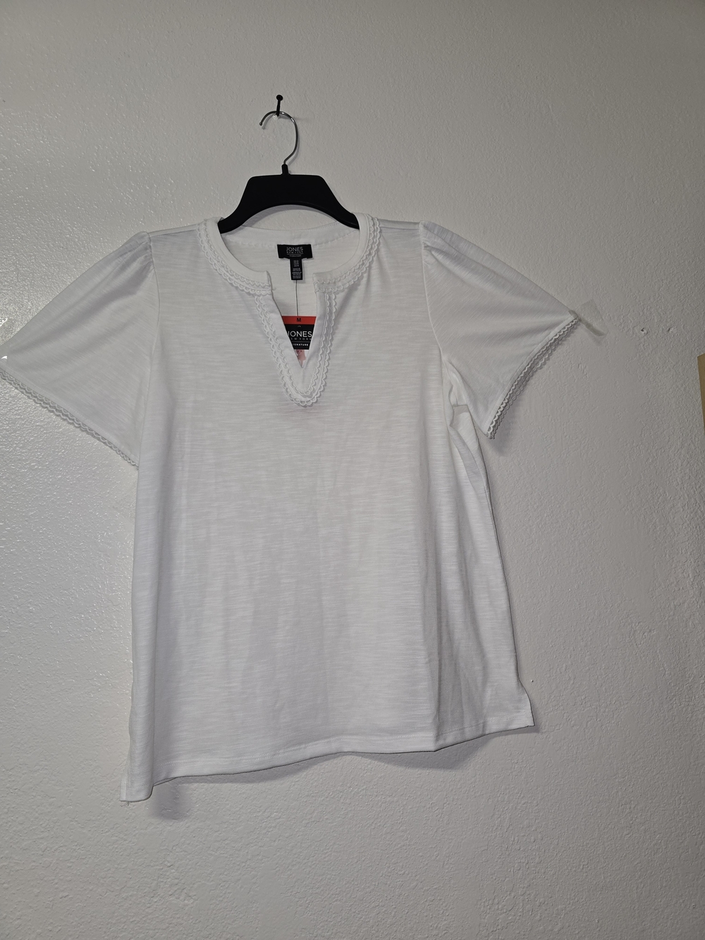 Jones New York White Short Sleeve Split-Trim Tee